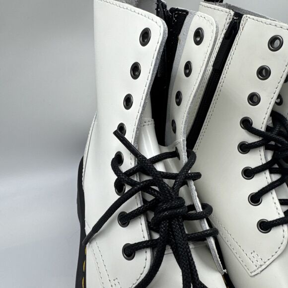 Dr. Martens Jadon 8-Eye Leather Chunky Platform Boot White Women Size 8 NEW - Picture 5 of 16